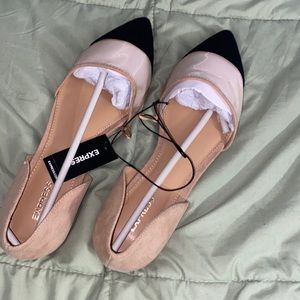 New with tags pointed toe flats